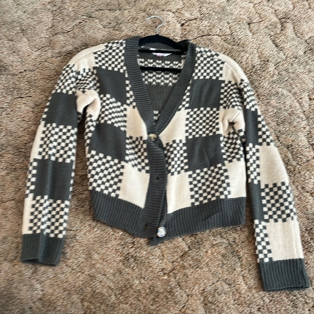 Hunter Green and cream No Boundaries button-down sweater size M